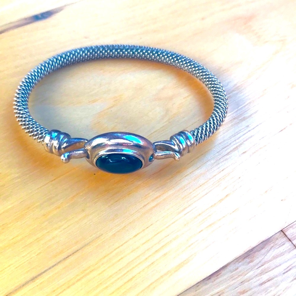 Sterling silver and black onyx bracelet🌺Vintage